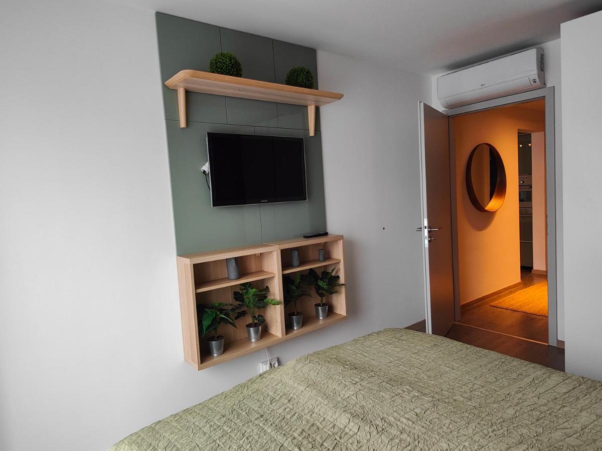 Beachfront Paradise Ezuest Panorama Lakeview Apartment With Panoramic Terrace Siófok Extérieur photo